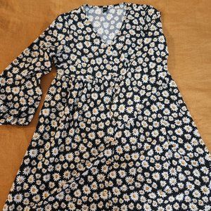 Shein Maternity Floral Daisy Dress - Size 4 / SMall